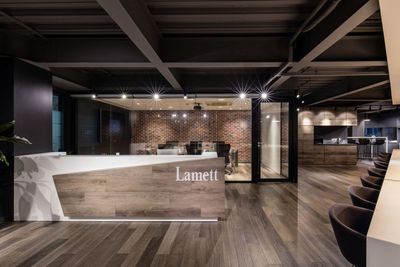 Contemporary IT Reception