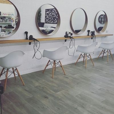 Minimalist Beauty Salon